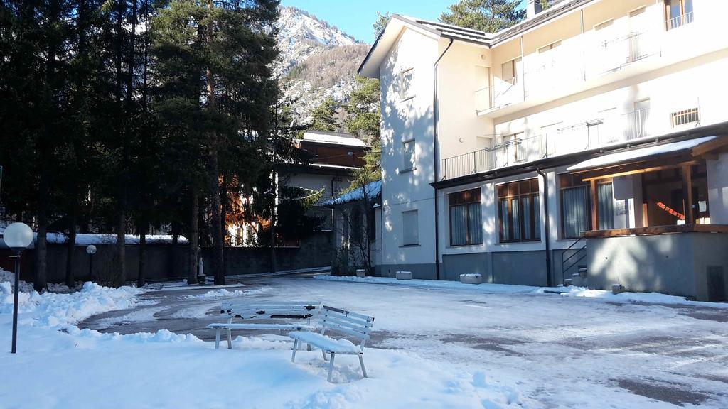 Hotel Casa San Francesco Bardonecchia Exterior foto